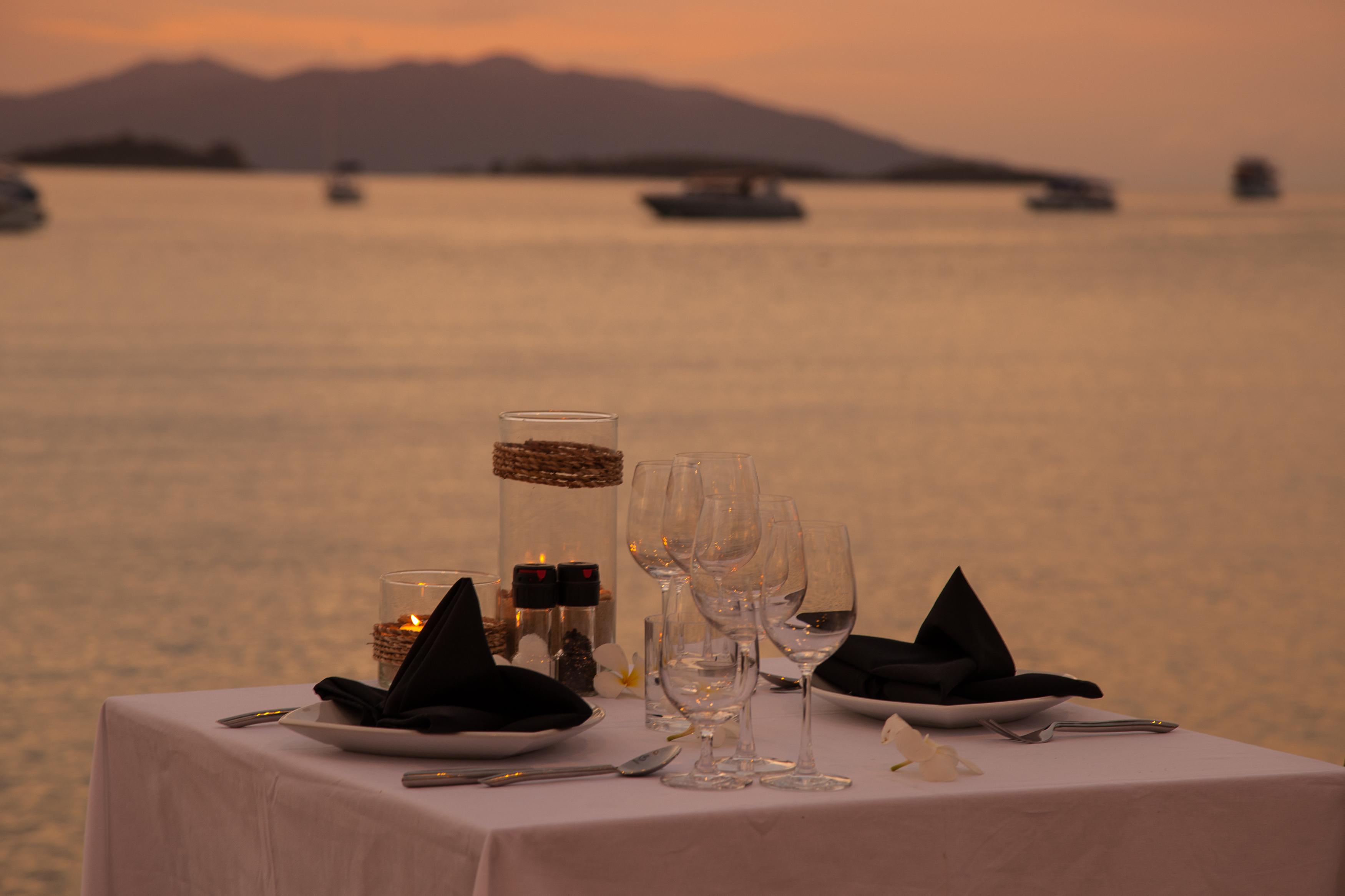 The Privilege Hotel Ezra Beach Club Bang Rak Beach  Εξωτερικό φωτογραφία
