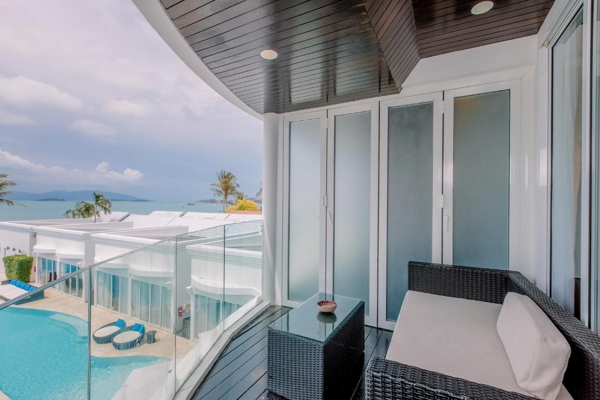 The Privilege Hotel Ezra Beach Club Bang Rak Beach  Εξωτερικό φωτογραφία